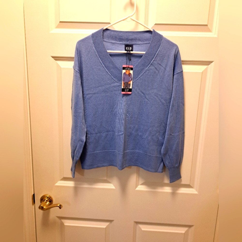 GAP SWEATER lightweight BRAND NEW V-neck LONG SLEEVE size small